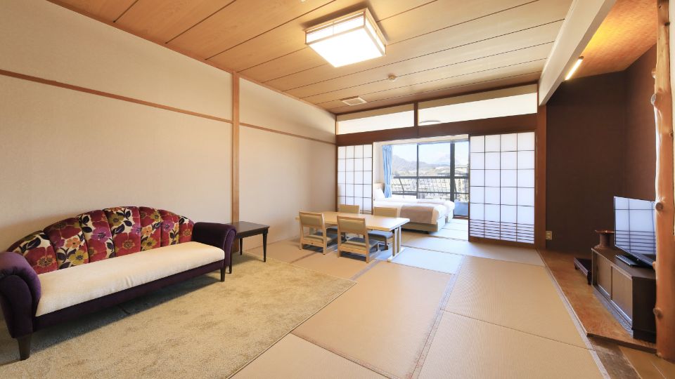 【リニューアル】富⼠⼭側客室（和ツイン）
